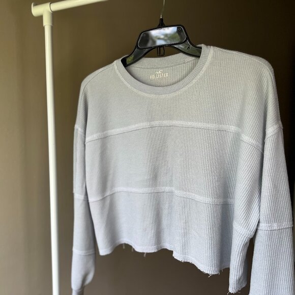 Hollister Long Sleeve Crop - Picture 1 of 3